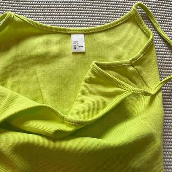 Crop Top - Picture 2 of 5